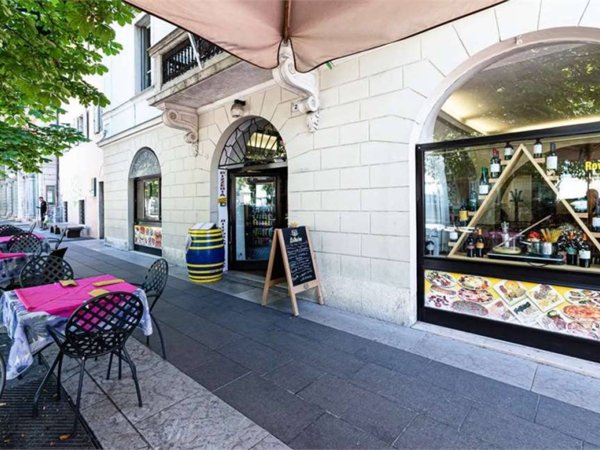 negozio in vendita a Rovereto