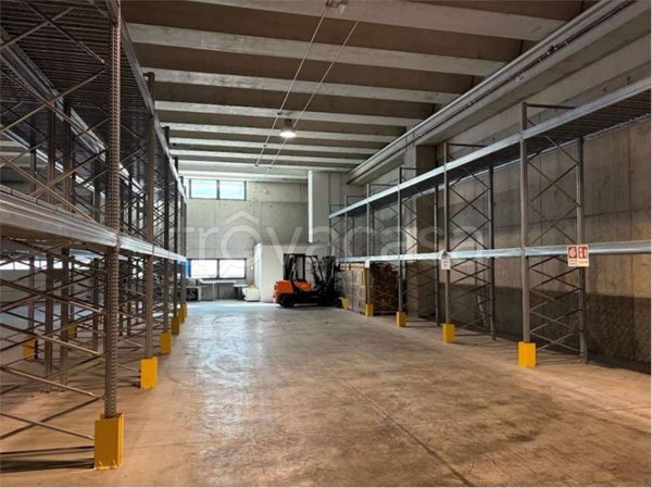 locale commerciale in vendita a Rovereto