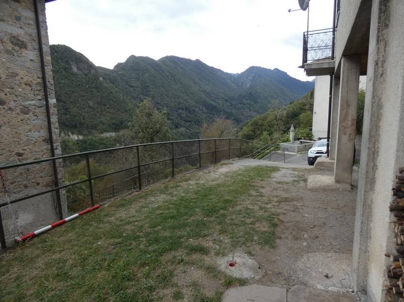 casa indipendente in vendita a Storo in zona Riccomassimo