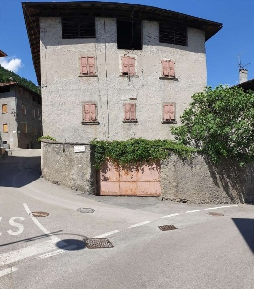 casa semindipendente in vendita a Storo in zona Darzo