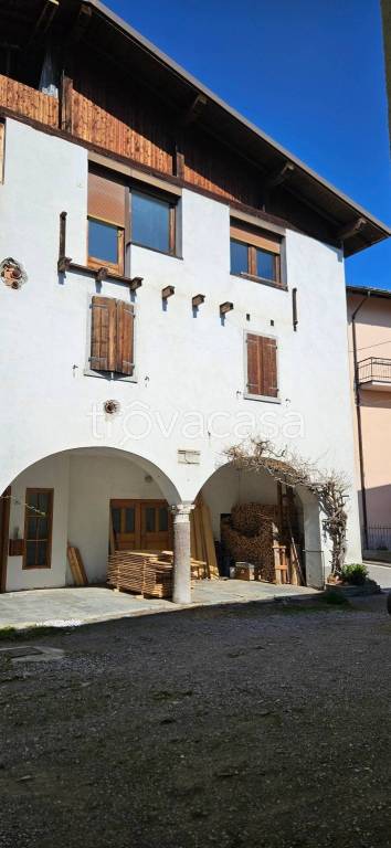 casa indipendente in vendita a Storo in zona Lodrone