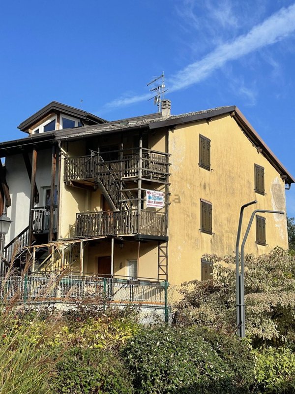 casa indipendente in vendita a Tenna