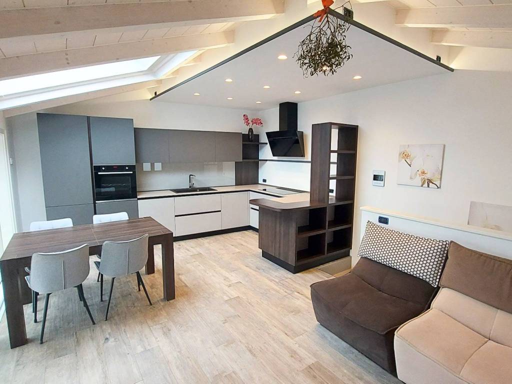 casa indipendente in vendita a Tenna