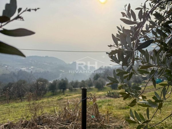 casa indipendente in vendita a Tenno in zona Pranzo