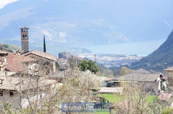 appartamento in vendita a Tenno in zona Ville del Monte