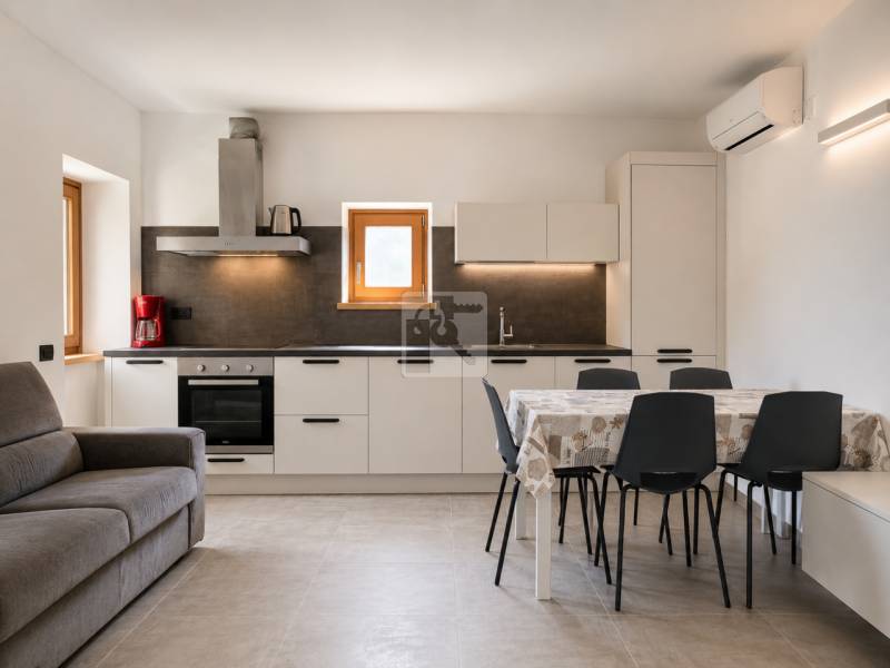 appartamento in vendita a Tenno in zona Gavazzo