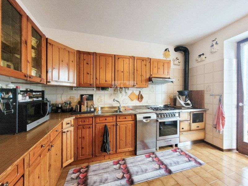 appartamento in vendita a Tenno in zona Pranzo