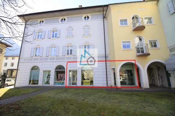 negozio in vendita a Tione di Trento