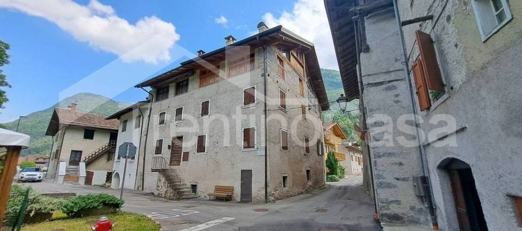 appartamento in vendita a Tione di Trento in zona Saone