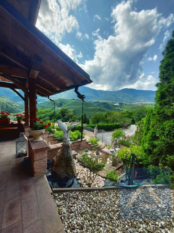 casa indipendente in vendita a Ton in zona Castelletto