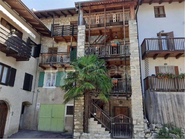 casa indipendente in vendita a Trambileno in zona Pozza