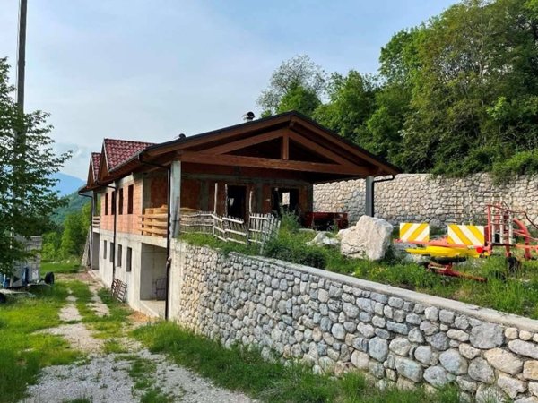 casa indipendente in vendita a Trambileno in zona Boccaldo