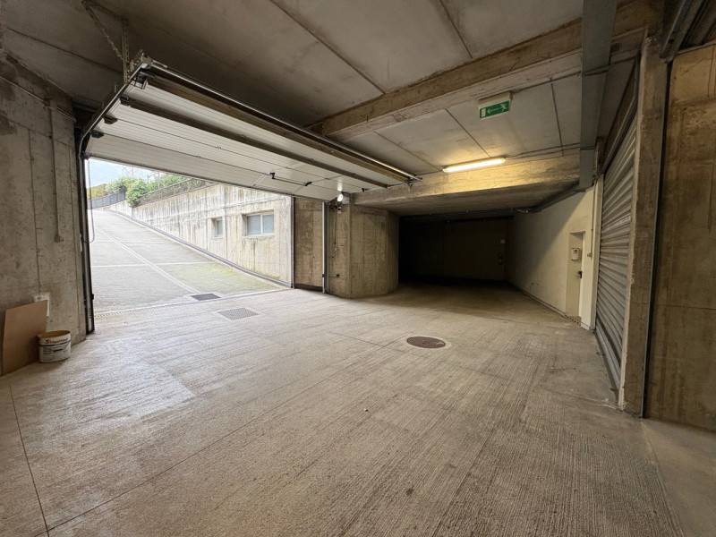 locale di sgombero in vendita a Trento in zona Ravina