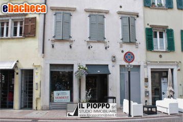 locale commerciale in vendita a Trento in zona Centro Storico