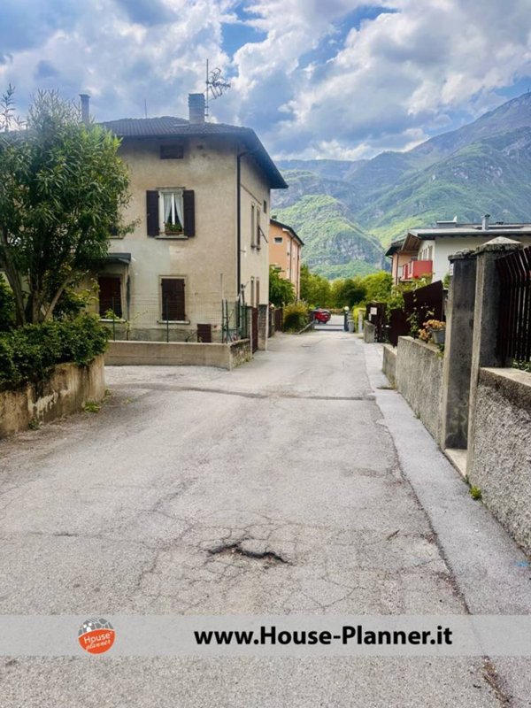 locale di sgombero in vendita a Trento