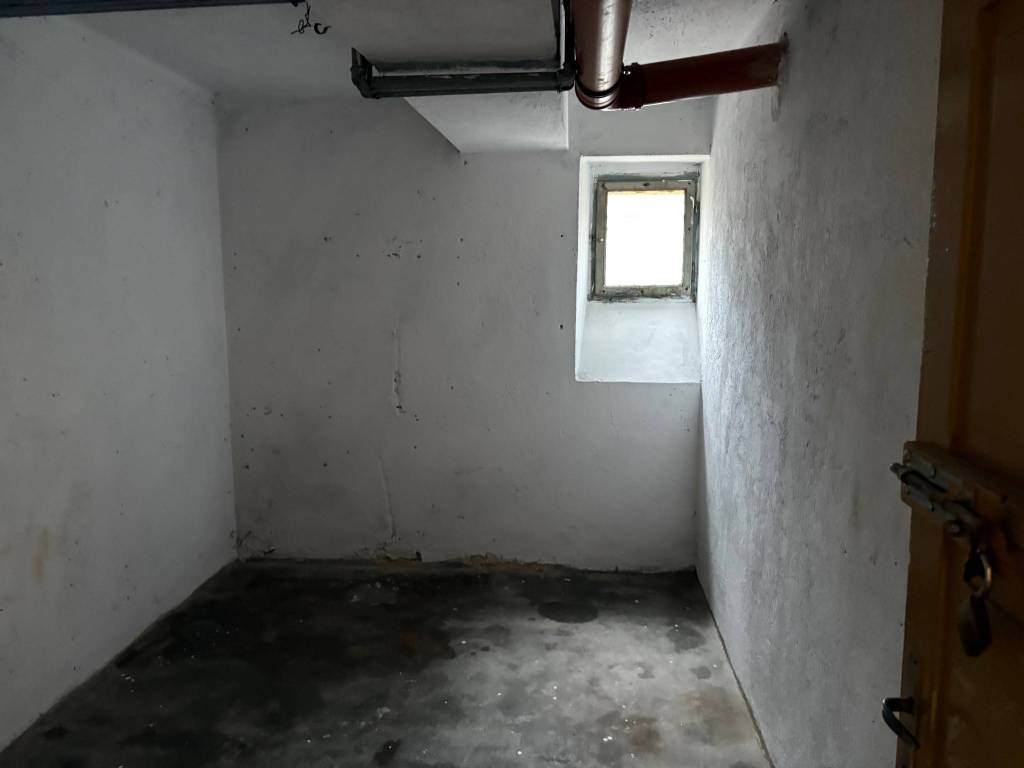 locale commerciale in vendita a Trento