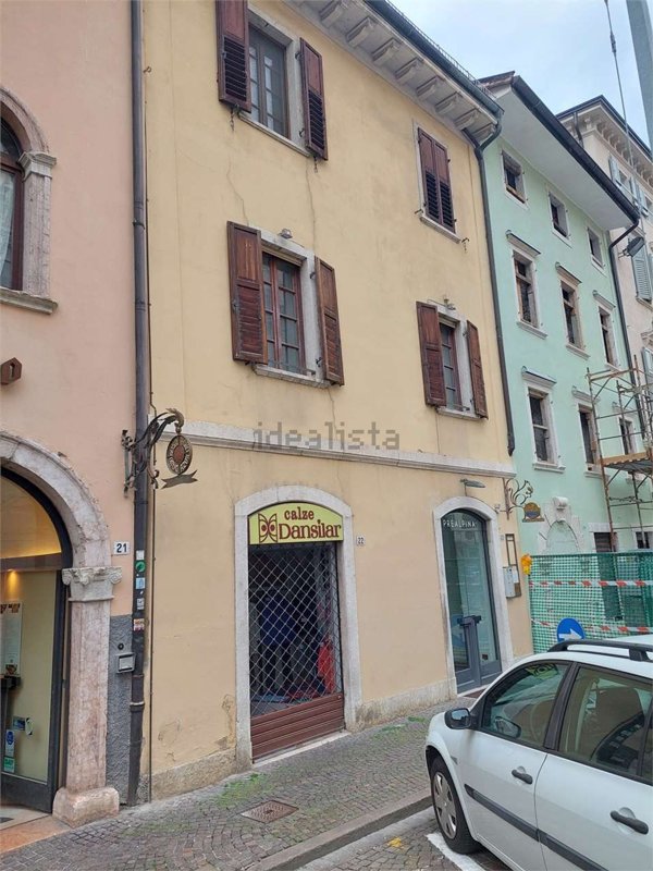 negozio in vendita a Trento in zona Centro Storico