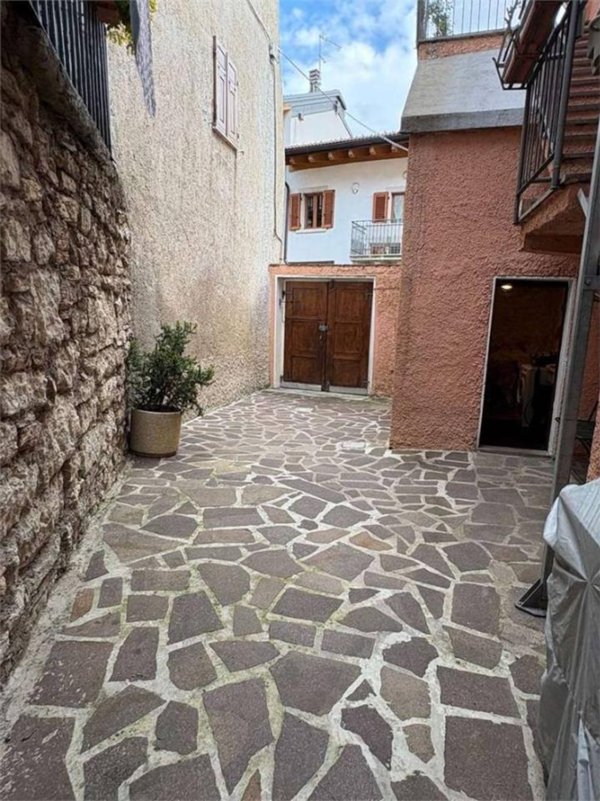 casa indipendente in vendita a Trento in zona Meano