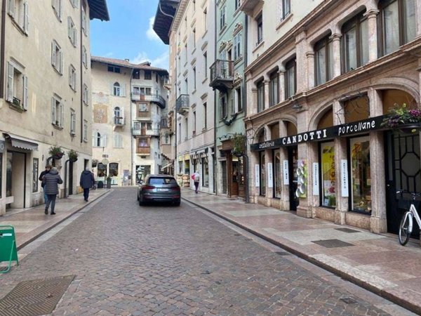 negozio in vendita a Trento in zona Centro Storico