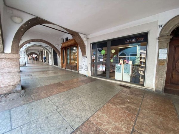 negozio in vendita a Trento in zona Centro Storico
