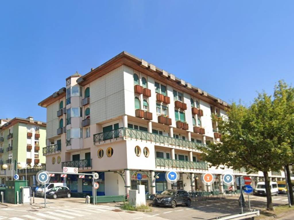 negozio in vendita a Trento in zona Melta