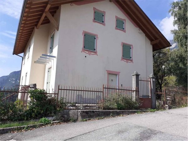 appartamento in vendita a Villa Lagarina in zona Castellano