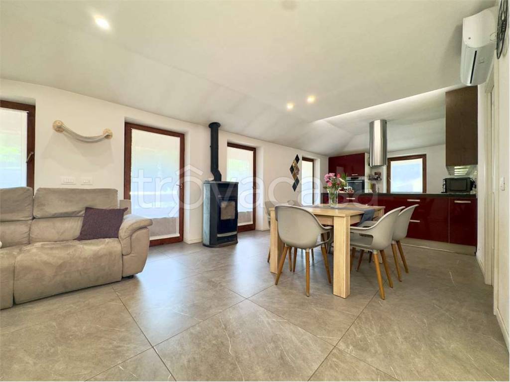 casa indipendente in vendita a Volano