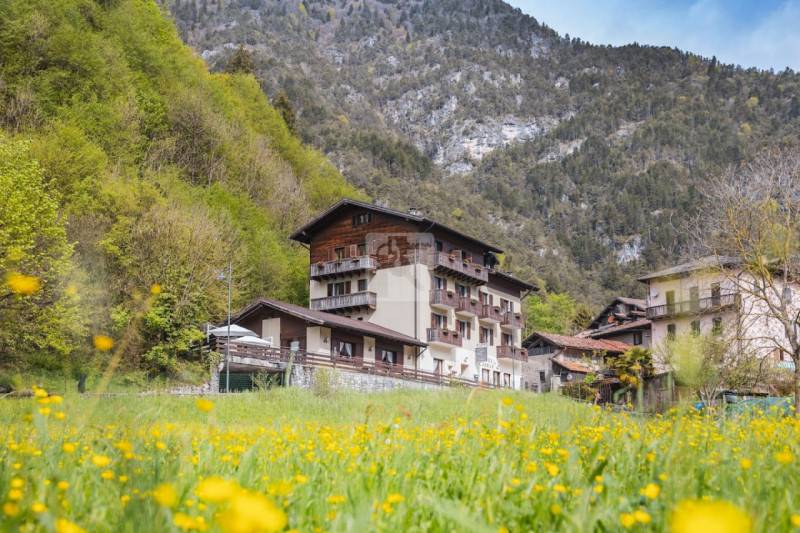 albergo in vendita a Ledro in zona Concei