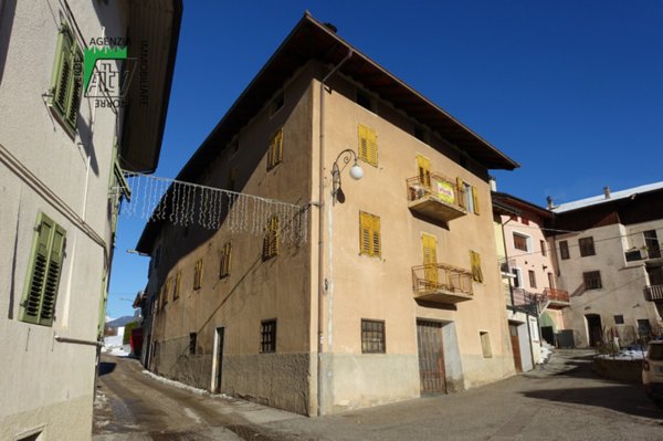 casa indipendente in vendita a Predaia in zona Segno
