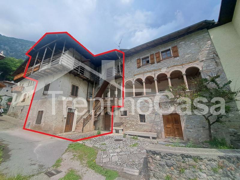 casa indipendente in vendita a San Lorenzo Dorsino in zona Andogno