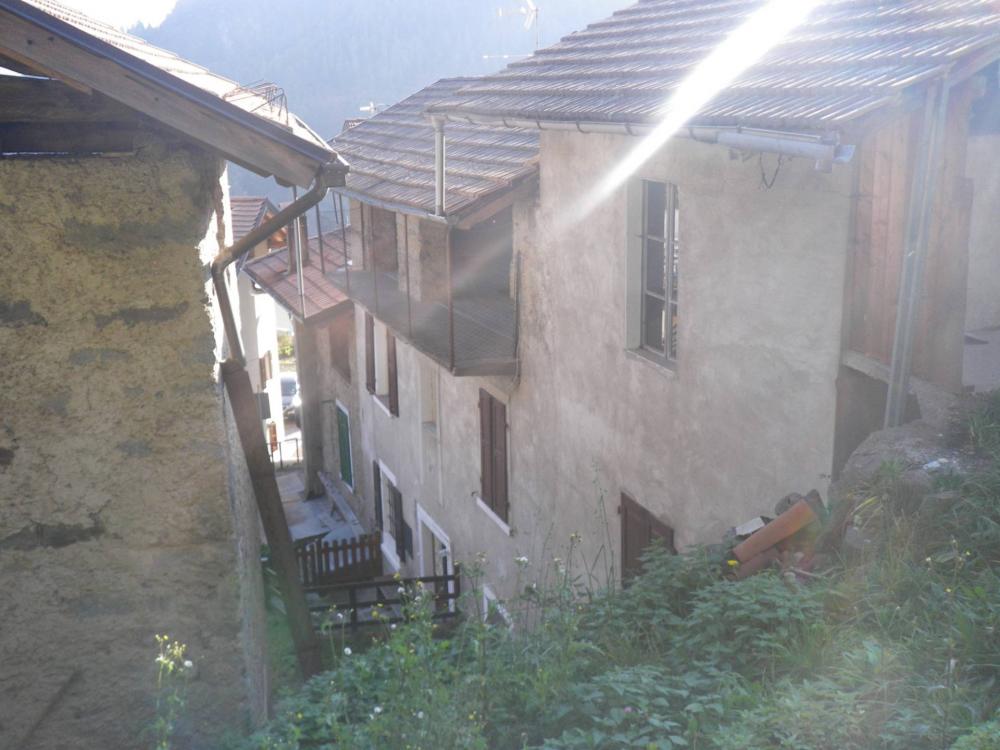 casa indipendente in vendita a Valdaone in zona Daone