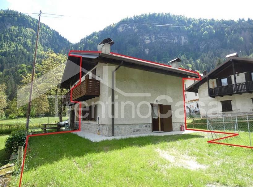 casa indipendente in vendita a Valdaone in zona Daone