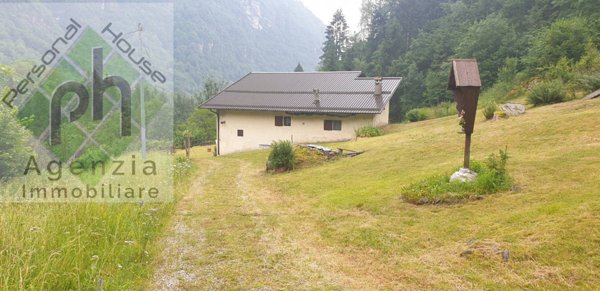casa indipendente in vendita a Valdaone in zona Daone