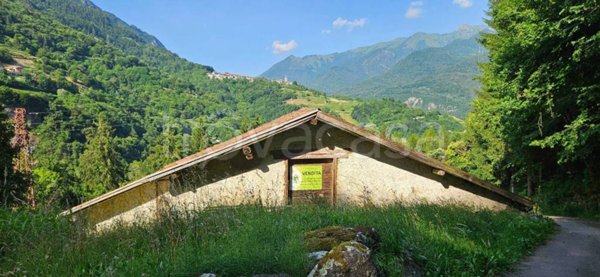 casa indipendente in vendita a Valdaone in zona Daone