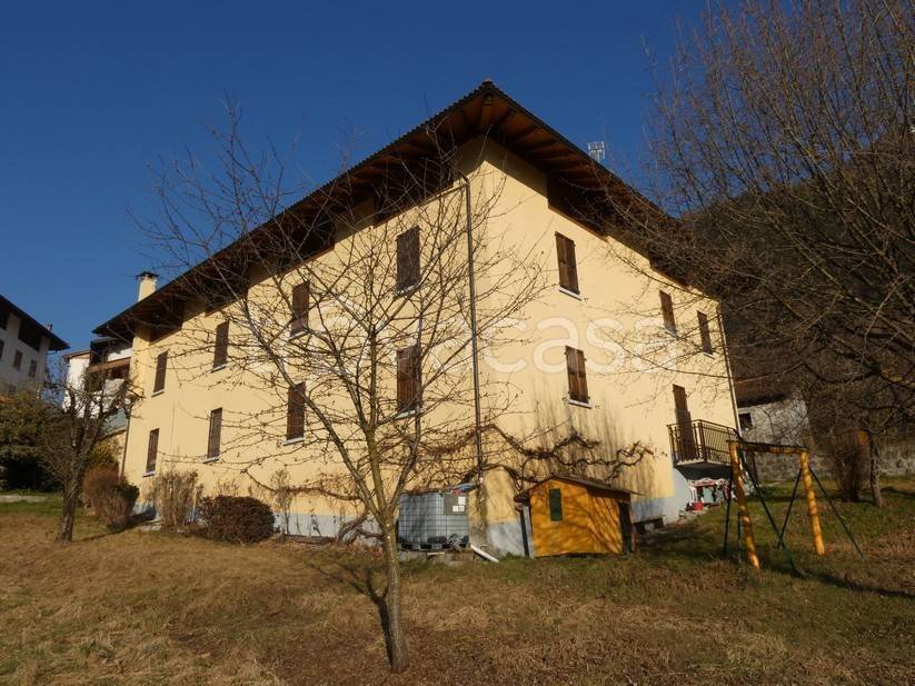 casa indipendente in vendita a Pieve di Bono-Prezzo in zona Por