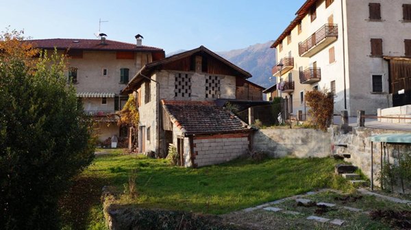 casale in vendita a Pieve di Bono-Prezzo in zona Por