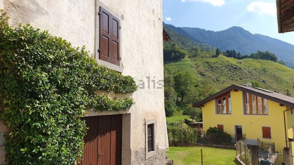 casa indipendente in vendita a Pieve di Bono-Prezzo in zona Por