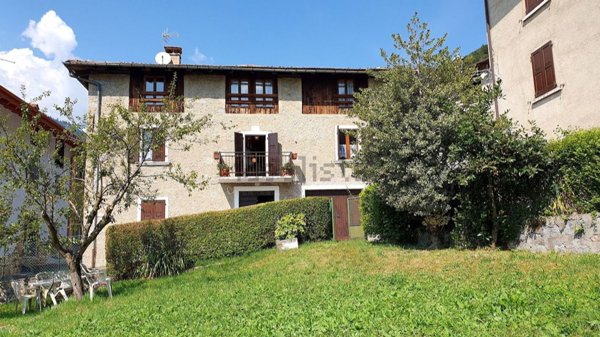 casa indipendente in vendita a Pieve di Bono-Prezzo in zona Por