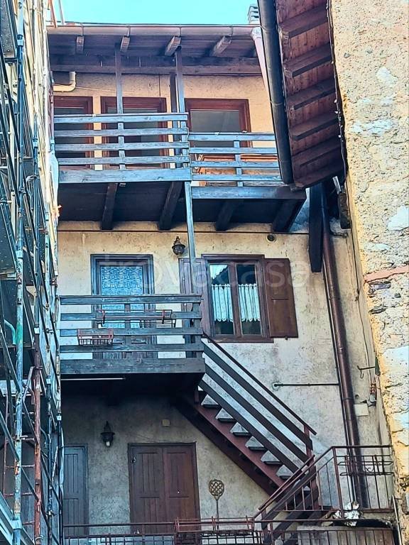 casa indipendente in vendita ad Altopiano della Vigolana in zona Vigolo Vattaro