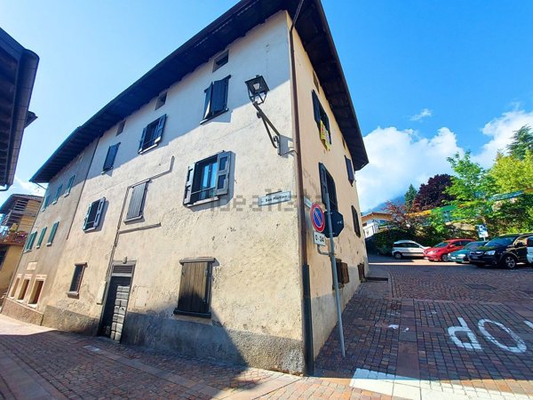 appartamento in vendita ad Altopiano della Vigolana in zona Vattaro