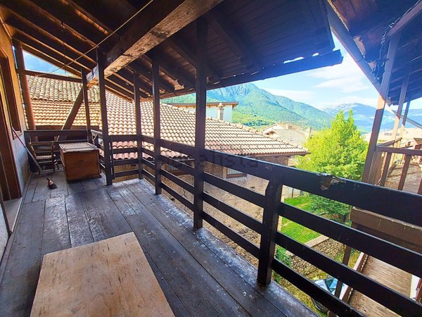casa indipendente in vendita ad Altopiano della Vigolana in zona Vigolo Vattaro