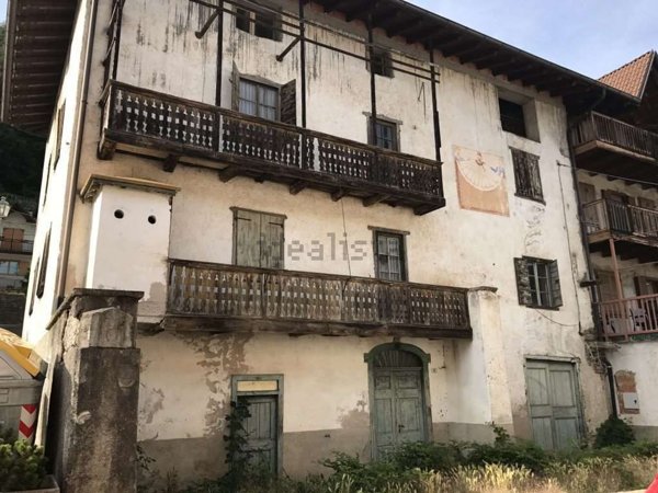 casa indipendente in vendita ad Altopiano della Vigolana in zona Bosentino