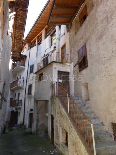 casa indipendente in vendita a Borgo Chiese in zona Condino