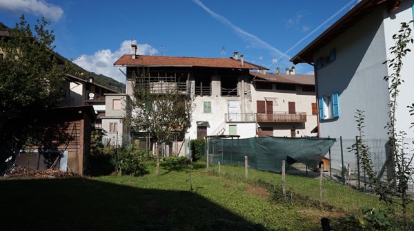 casa indipendente in vendita a Borgo Chiese in zona Condino