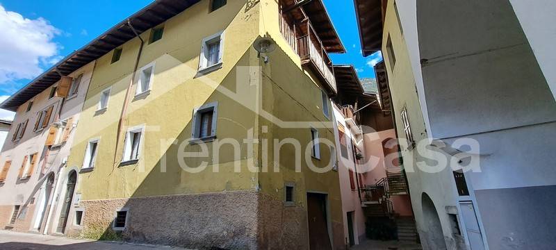 casa indipendente in vendita a Borgo Chiese in zona Condino
