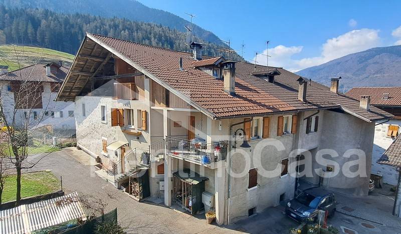 appartamento in vendita a Borgo Lares in zona Zuclo