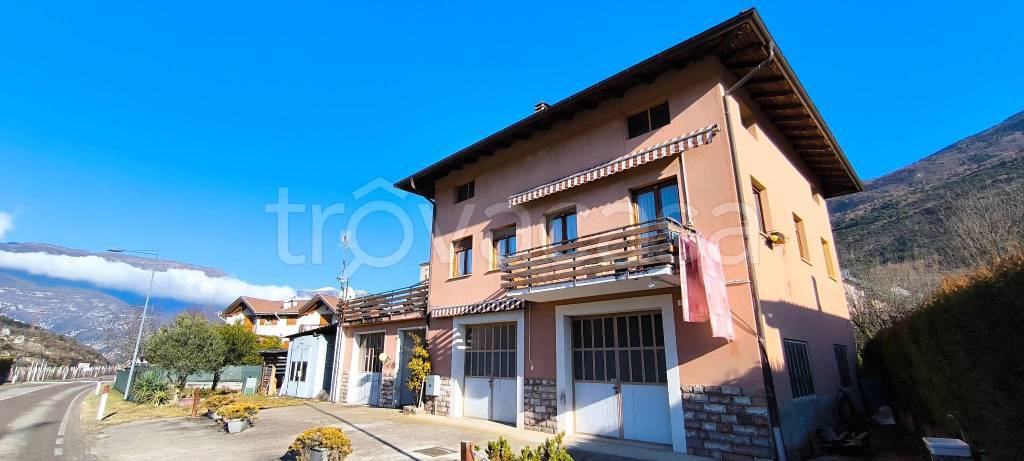 casa indipendente in vendita a Madruzzo in zona Lasino