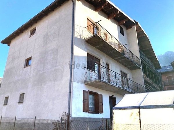 casa indipendente a Primiero San Martino di Castrozza in zona Transacqua