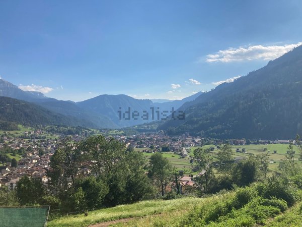 casa indipendente a Primiero San Martino di Castrozza in zona Tonadico