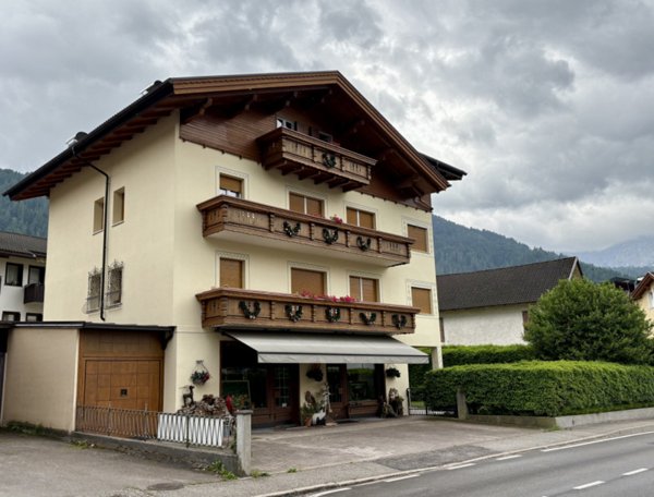 casa indipendente a Primiero San Martino di Castrozza in zona Tonadico
